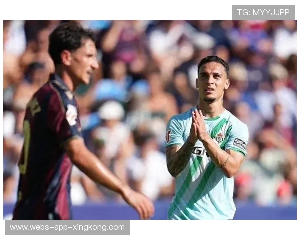 安东尼和拉什福德助贝蒂斯与巴萨取胜，西甲最新排名异动，安东尼效力球队